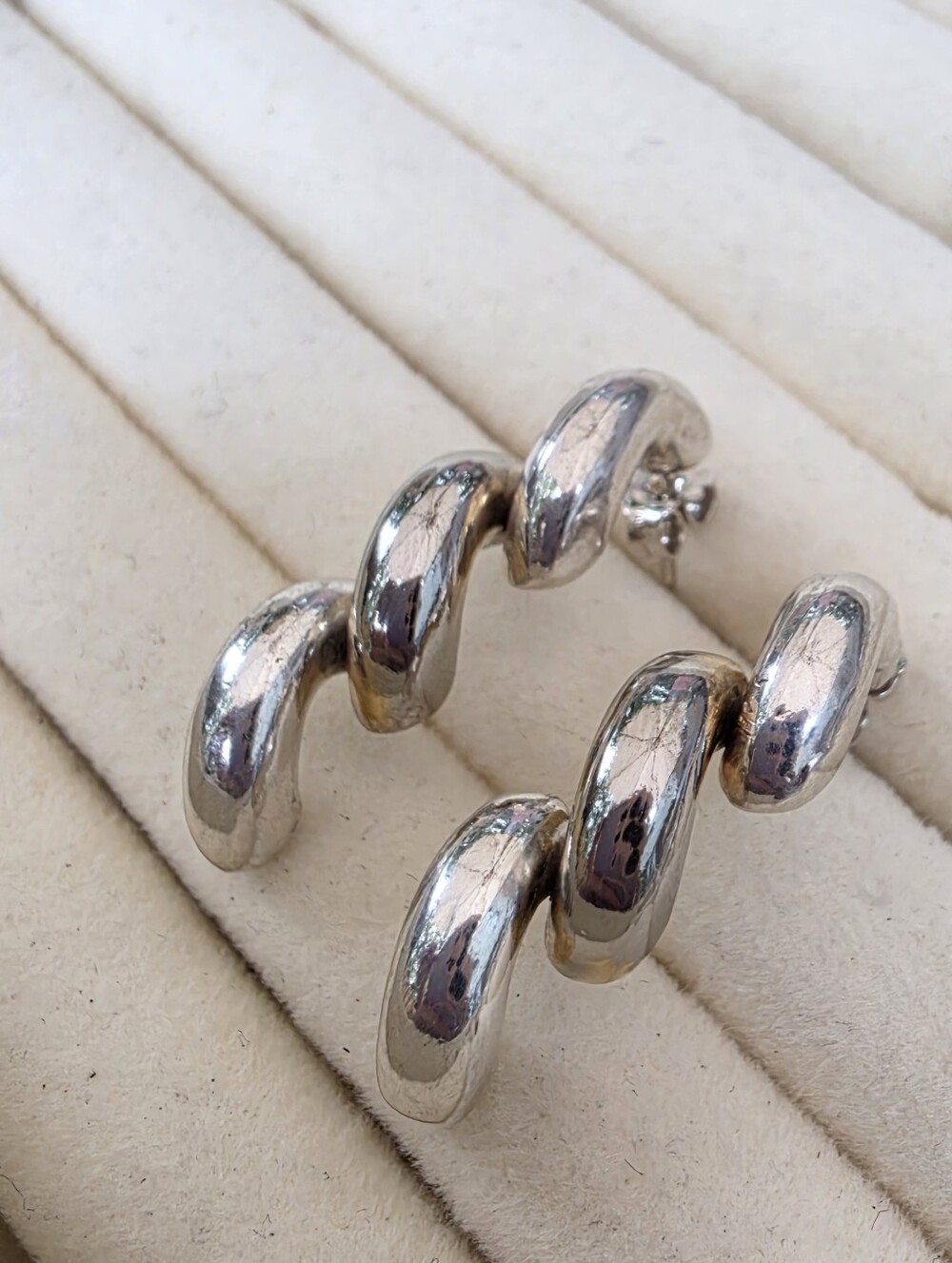 Twisted Spiral Hoop Earrings in Silver Tone โข 7.14g